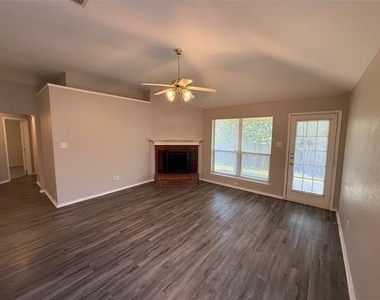 10524 Aransas Drive - Photo Thumbnail 7