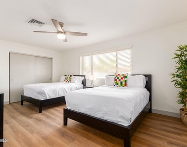 8419 E Granada Road - Photo Thumbnail 21