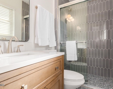 8419 E Granada Road - Photo Thumbnail 17