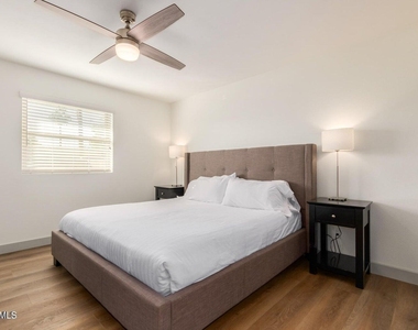8419 E Granada Road - Photo Thumbnail 13