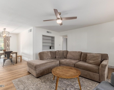 8419 E Granada Road - Photo Thumbnail 4