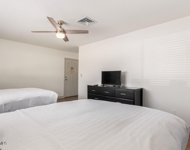 8419 E Granada Road - Photo Thumbnail 23