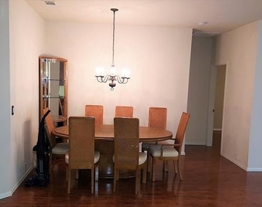 4536 Butterfly Way - Photo Thumbnail 2