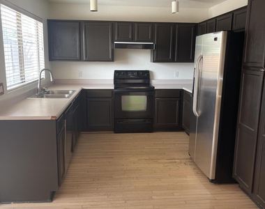 4727 E Goldfinch Gate Lane - Photo Thumbnail 3