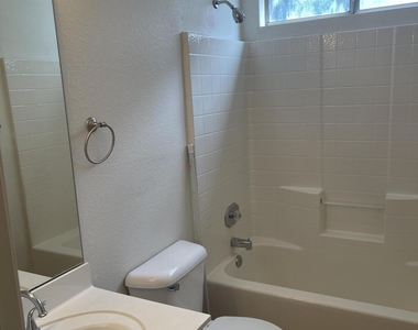 4727 E Goldfinch Gate Lane - Photo Thumbnail 6