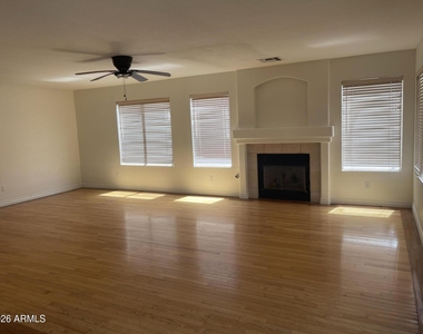 4727 E Goldfinch Gate Lane - Photo Thumbnail 4