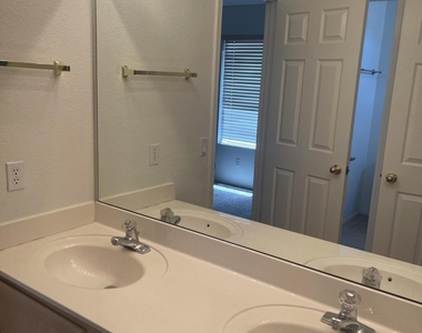 4727 E Goldfinch Gate Lane - Photo Thumbnail 8