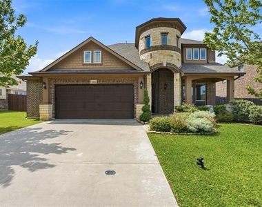 1412 Chase Way - Photo Thumbnail 2