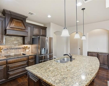 1412 Chase Way - Photo Thumbnail 7