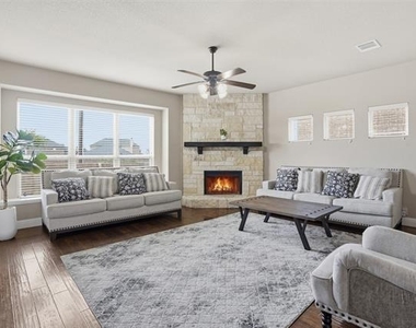 1412 Chase Way - Photo Thumbnail 10