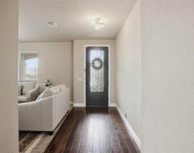 1412 Chase Way - Photo Thumbnail 4
