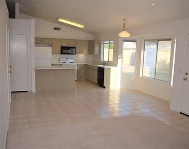 13323 E Butler Street - Photo Thumbnail 8