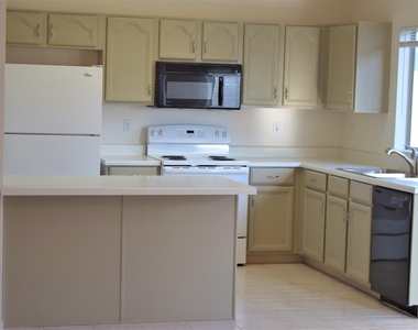 13323 E Butler Street - Photo Thumbnail 5