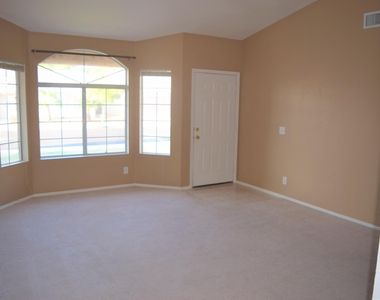 13323 E Butler Street - Photo Thumbnail 2