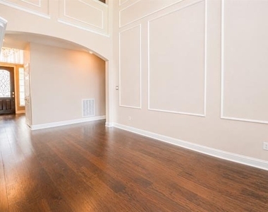 4453 Red Barn Drive - Photo Thumbnail 5