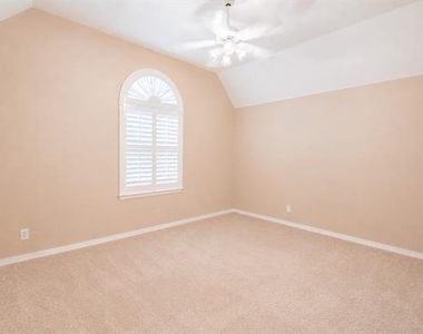 4453 Red Barn Drive - Photo Thumbnail 31