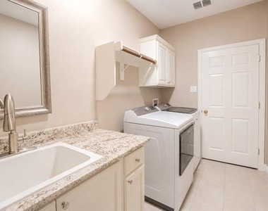 4453 Red Barn Drive - Photo Thumbnail 33