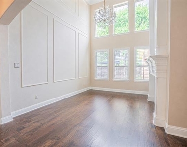 4453 Red Barn Drive - Photo Thumbnail 4