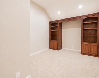 4453 Red Barn Drive - Photo Thumbnail 28