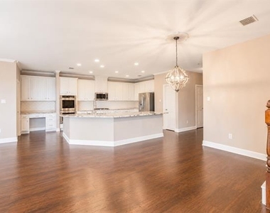 4453 Red Barn Drive - Photo Thumbnail 6