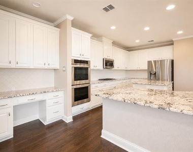 4453 Red Barn Drive - Photo Thumbnail 9