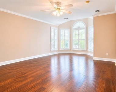 4453 Red Barn Drive - Photo Thumbnail 16