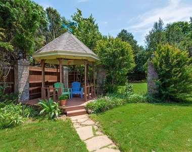 910 Emerald Boulevard - Photo Thumbnail 25