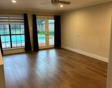910 Emerald Boulevard - Photo Thumbnail 11