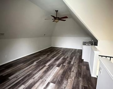 910 Emerald Boulevard - Photo Thumbnail 19