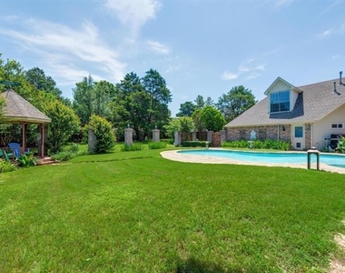 910 Emerald Boulevard - Photo Thumbnail 24