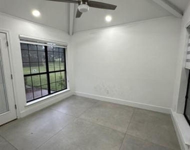 910 Emerald Boulevard - Photo Thumbnail 8