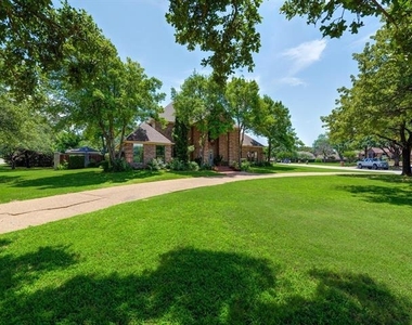 910 Emerald Boulevard - Photo Thumbnail 3