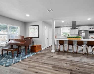3417 Shady Oaks Drive - Photo Thumbnail 11