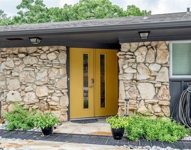 3417 Shady Oaks Drive - Photo Thumbnail 4