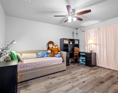 3417 Shady Oaks Drive - Photo Thumbnail 25