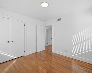 2251 Hartline Drive - Photo Thumbnail 18