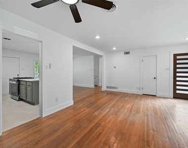 2251 Hartline Drive - Photo Thumbnail 3