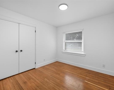 2251 Hartline Drive - Photo Thumbnail 16