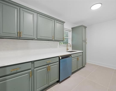 2251 Hartline Drive - Photo Thumbnail 10