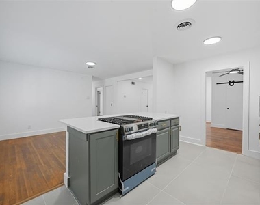 2251 Hartline Drive - Photo Thumbnail 8