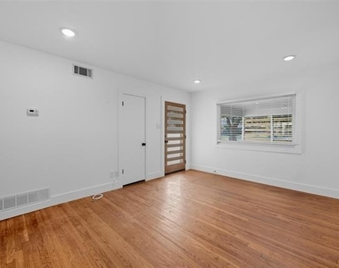 2251 Hartline Drive - Photo Thumbnail 5
