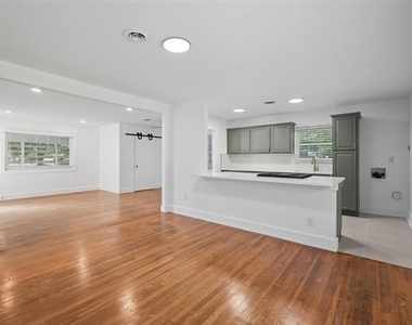2251 Hartline Drive - Photo Thumbnail 13