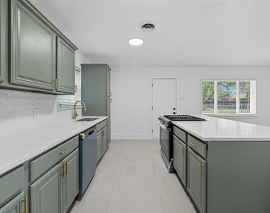 2251 Hartline Drive - Photo Thumbnail 9