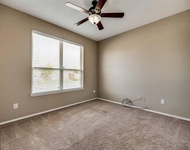 1801 Meadow Trail Lane - Photo Thumbnail 11