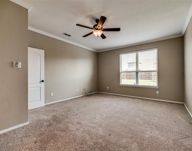 1801 Meadow Trail Lane - Photo Thumbnail 13