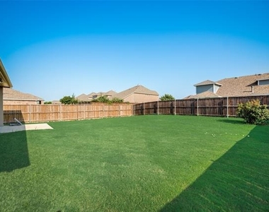 1801 Meadow Trail Lane - Photo Thumbnail 15