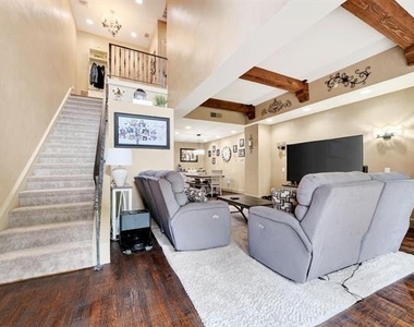 5055 Addison Circle - Photo Thumbnail 3