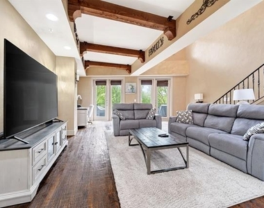 5055 Addison Circle - Photo Thumbnail 1