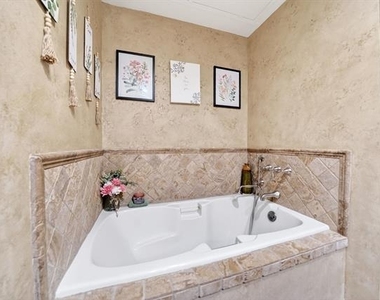 5055 Addison Circle - Photo Thumbnail 8