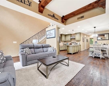 5055 Addison Circle - Photo Thumbnail 7